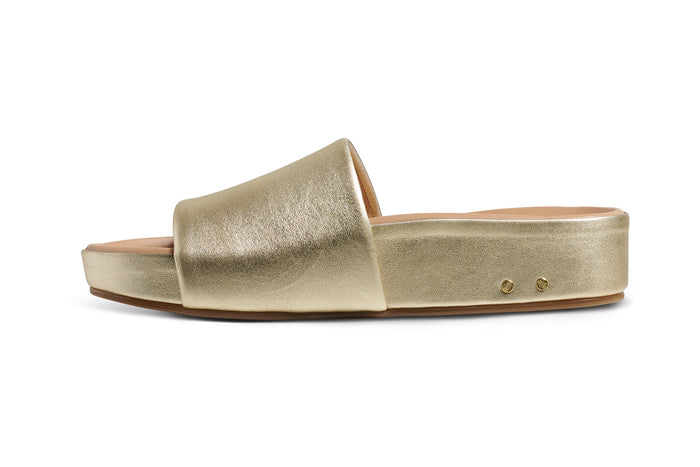 Beek Pelican Leather Platform Sandal Platinum