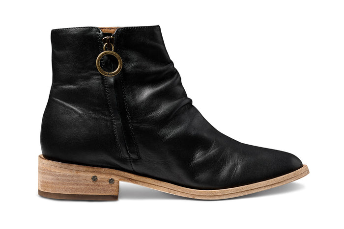 Beek Quail Leather Ankle Boot Black