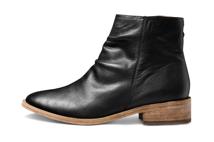 Beek Quail Leather Ankle Boot Black