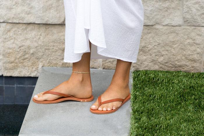 Beek Seabird Leather Thong Sandal Black/Black