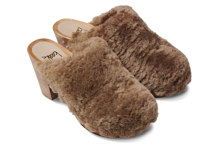 beek Woodpecker Más Shearling Clog Bronze