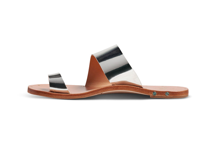 Beek Finch Leather Toe Ring Sandal High Shine Silver