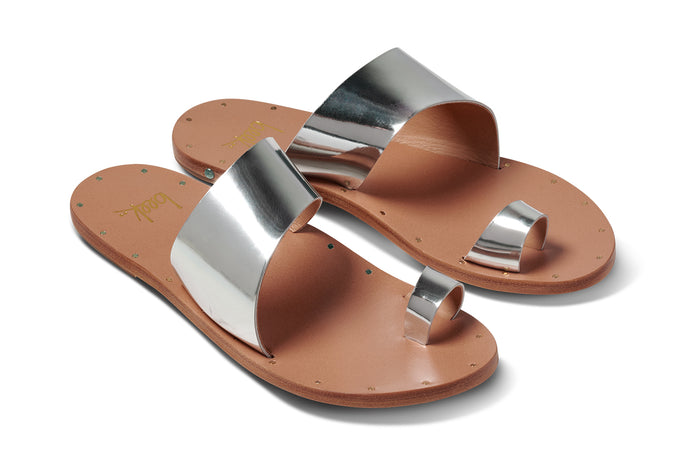 beek Finch Leather Toe Ring Sandal High Shine Silver