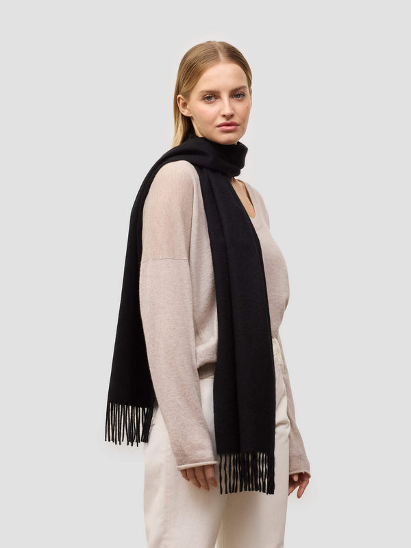 begg & co Arran Solid Women's Cashmere Scarf in Black