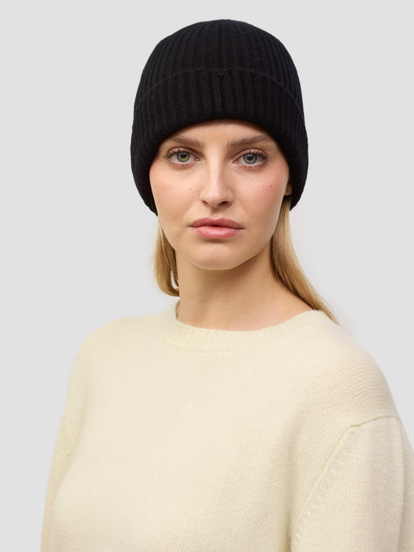 begg & co Womens Black Cashmere Alex Beanie Hat begg & co Womens Black Cashmere Alex Beanie Hat