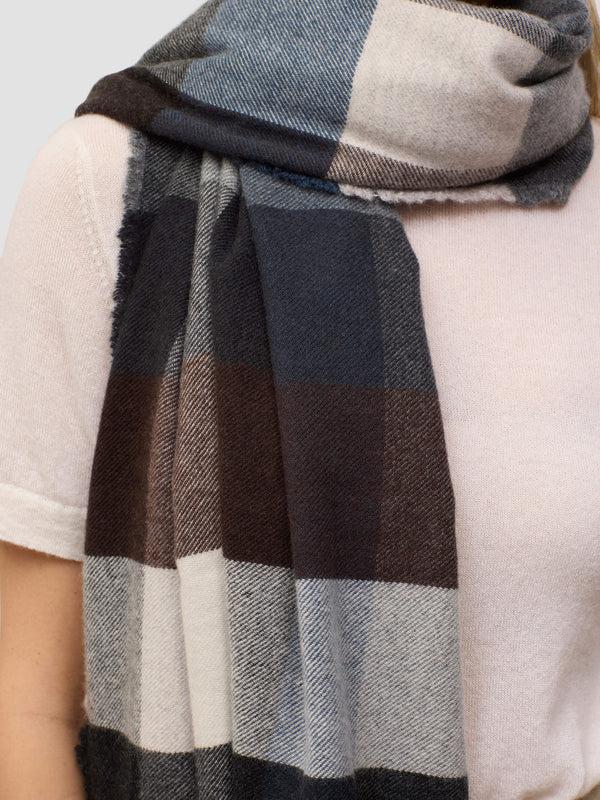 Begg & Co Women's Alloa Courchevel Navy Black Cashmere Stole - Begg X Co