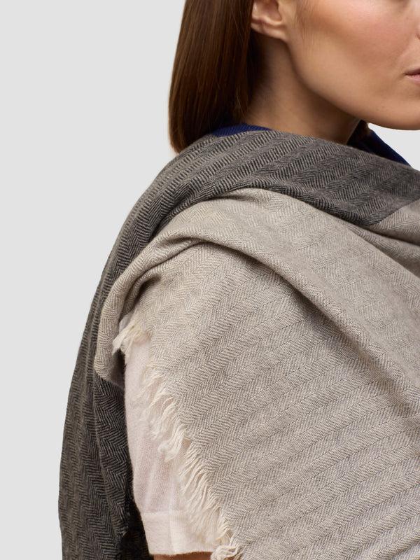 Begg & Co Women's Islay Meribel Cashmere Stole Natural White - Begg X Co