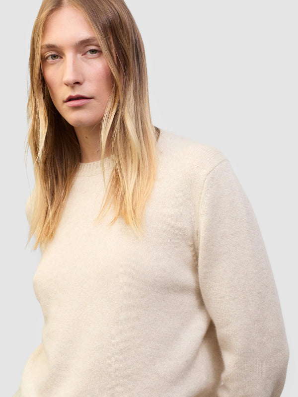Begg & Co Womens Hepburn Crew Light Natural Cashmere Sweater - Begg X Co
