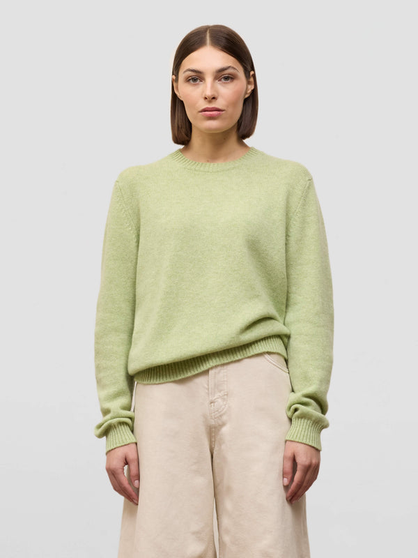 begg & co Womens Hepburn Crew Sorrel Green Cashmere Sweater - Begg x Co begg & co Womens Hepburn Crew Sorrel Green Cashmere Sweater - Begg x Co