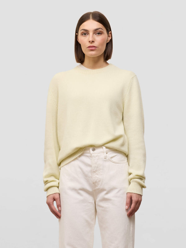 begg & co Womens Hepburn Crew White Tea Cashmere Sweater - Begg x Co begg & co Womens Hepburn Crew White Tea Cashmere Sweater - Begg x Co