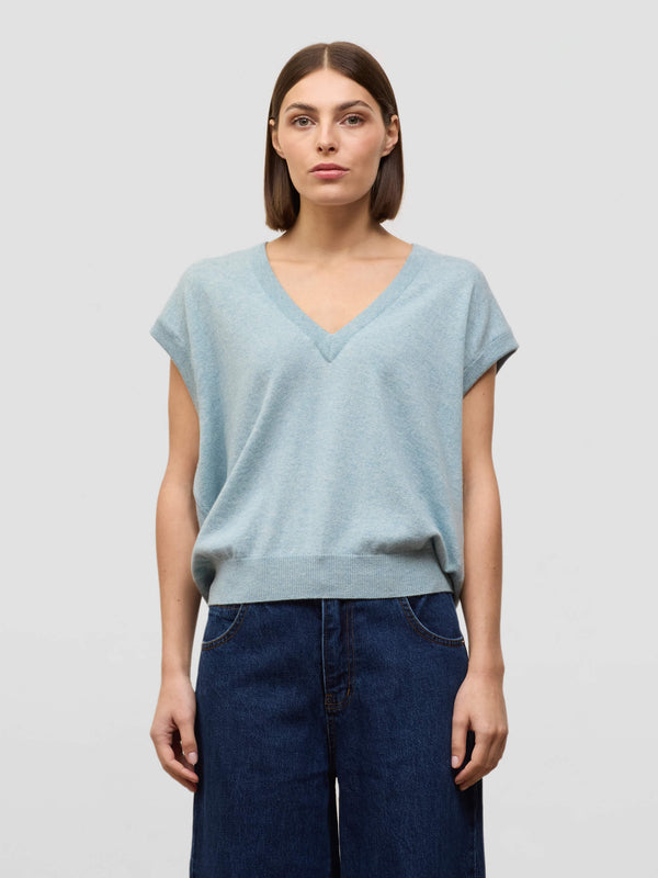 begg & co Womens Iris Powder Blue Cashmere Vest - Begg x Co begg & co Womens Iris Powder Blue Cashmere Vest - Begg x Co