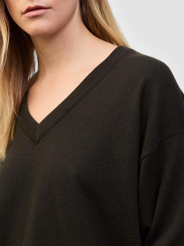 Begg & Co Womens Jade Assam Green Cashmere V Neck Sweater - Begg X Co