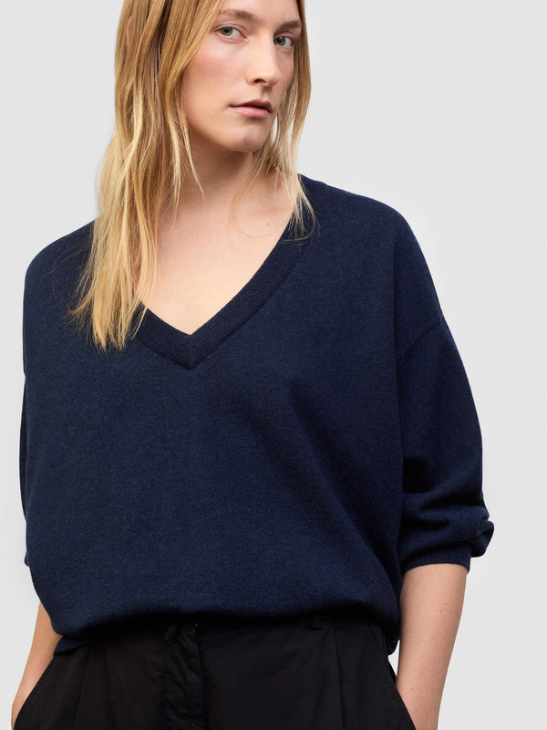 Begg & Co Womens Jade Cosmos Navy Cashmere V Neck Sweater - Begg X Co