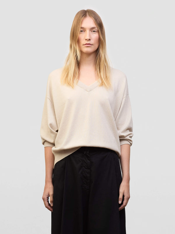 begg & co Womens Jade Earl Grey Cashmere V Neck Sweater - Begg x Co