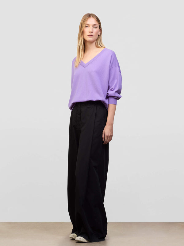 Begg & Co Womens Jade Pansy Purple Cashmere V Neck Sweater - Begg X Co