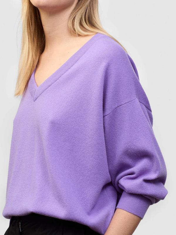 Begg & Co Womens Jade Pansy Purple Cashmere V Neck Sweater - Begg X Co