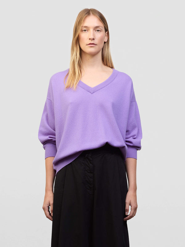 begg & co Womens Jade Pansy Purple Cashmere V Neck Sweater - Begg x Co