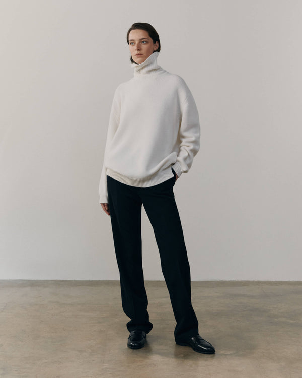 begg & co Womens Sophia Cashmere Roll Collar Sweater Frost| Begg x Co