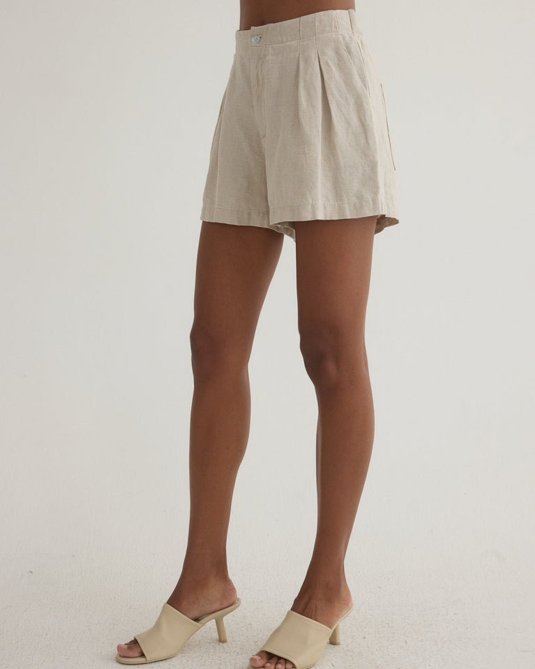Bella Dahl Double Pleat Short - Linen Sand