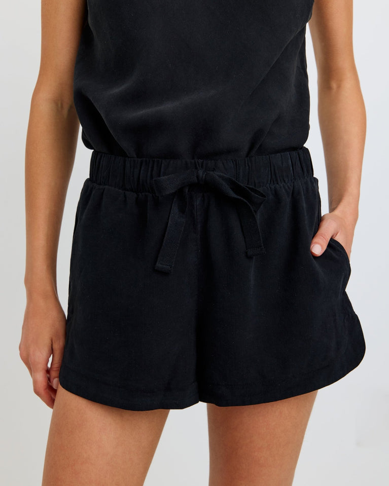 Bella Dahl Flowy Dolphin Short - Vintage Black