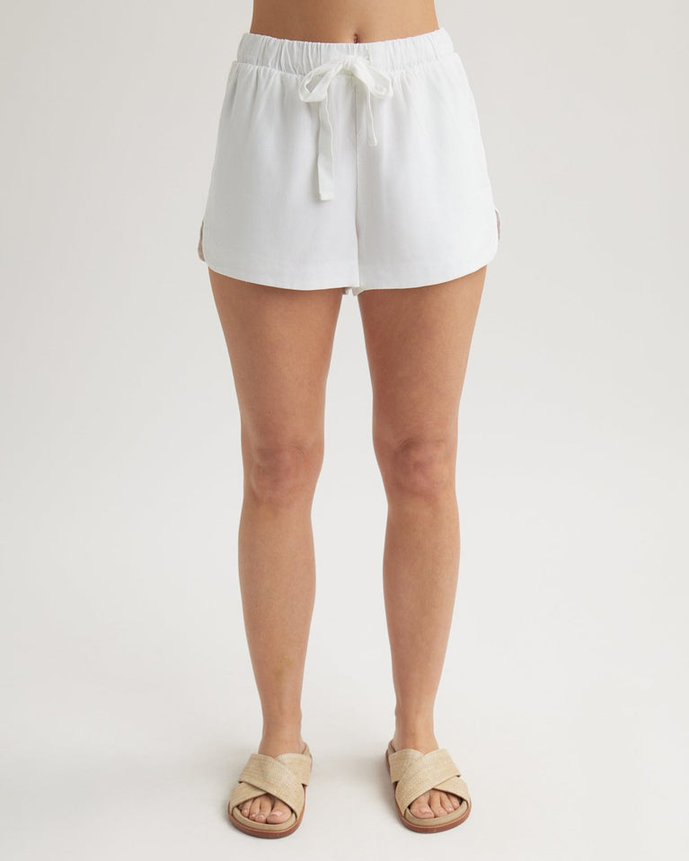 bella dahl Flowy Dolphin Short - White
