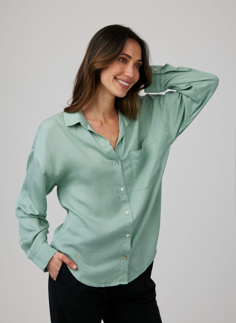 Bella Dahl Pocket Boyfriend Shirt - Clean Sage