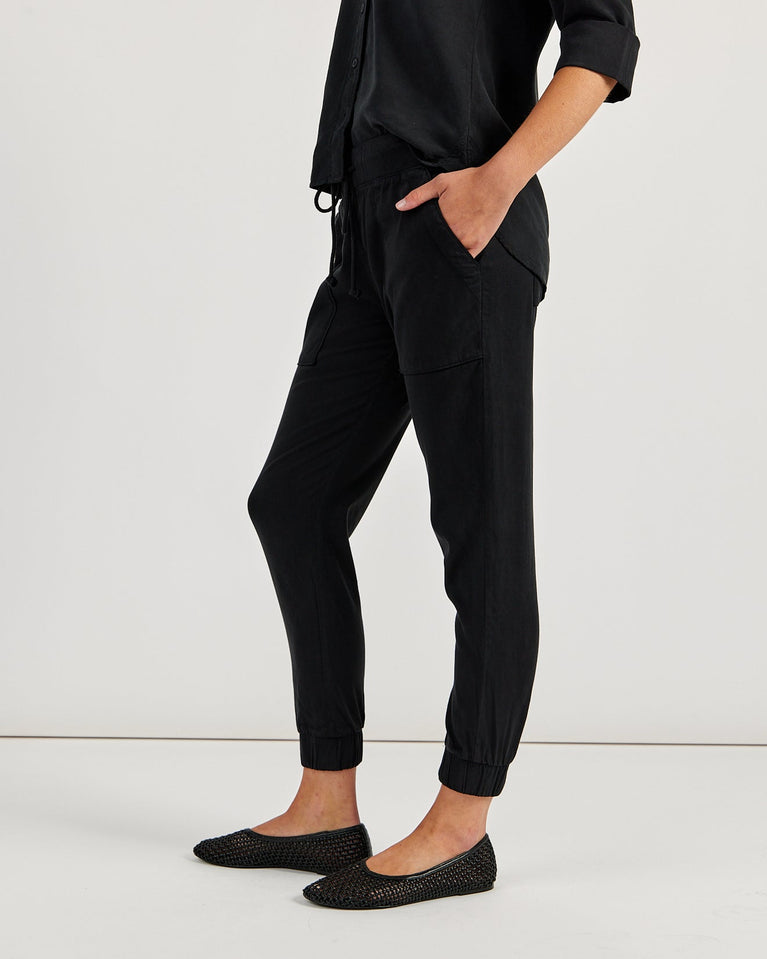 Bella Dahl Pocket Jogger - Vintage Black