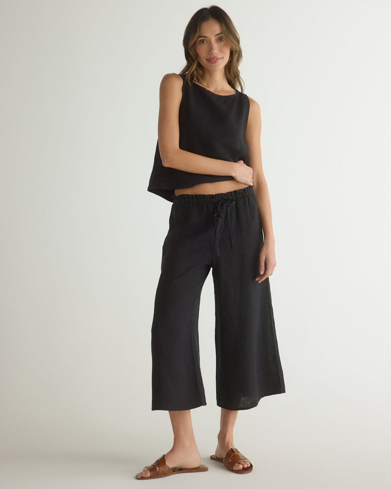 bella dahl Ruffle Waist Wide Leg Crop - Black