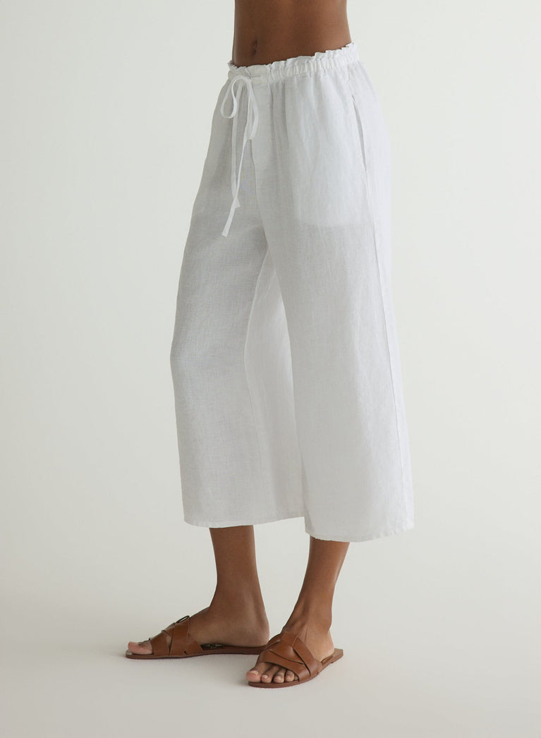 Bella Dahl Ruffle Waist Wide Leg Crop - White