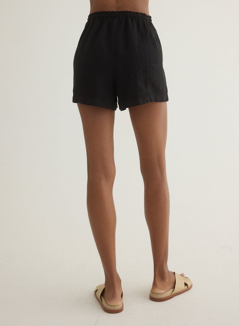 Bella Dahl Seamed Ruffle Waist Short - Black
