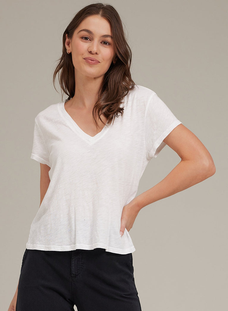 bella dahl Side Slit V-Neck Tee - White