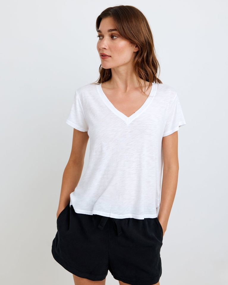 bella dahl Side Slit V-Neck Tee - White