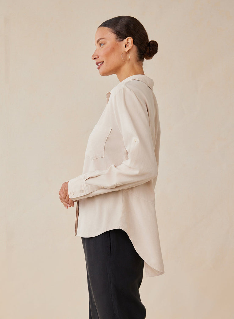 Bella Dahl Split Back Button Down - Linen Sand