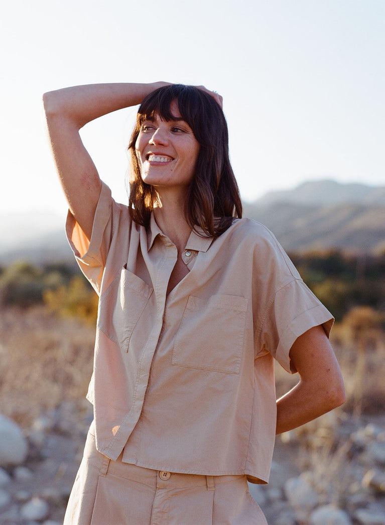 bella dahl Boxy Two Pocket Short Sleeve Shirt - Kona Khaki