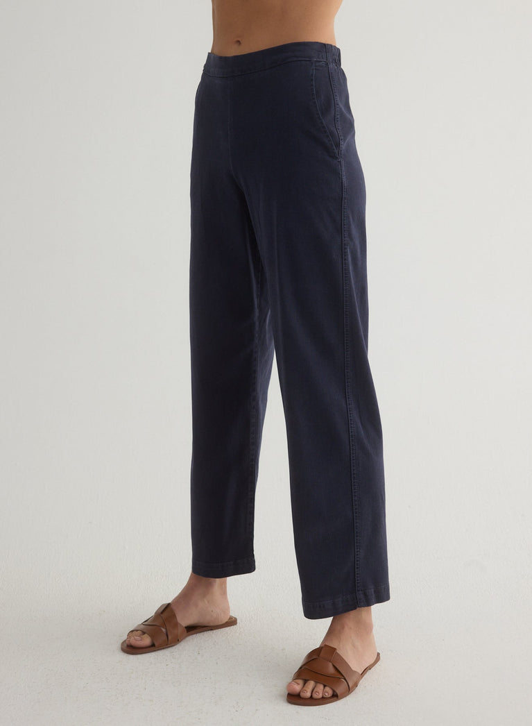 Bella Dahl Catalina Clean Front Wide Leg Crop - Italian Navy