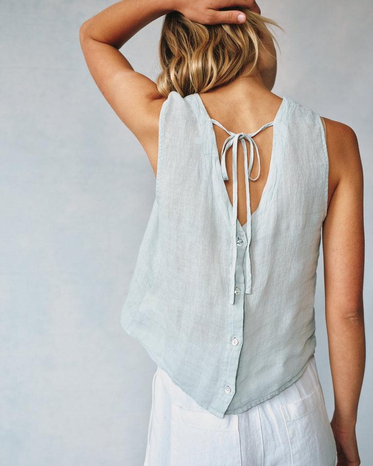 bella dahl Linen Sleeveless Button Back Top - Muted Sage