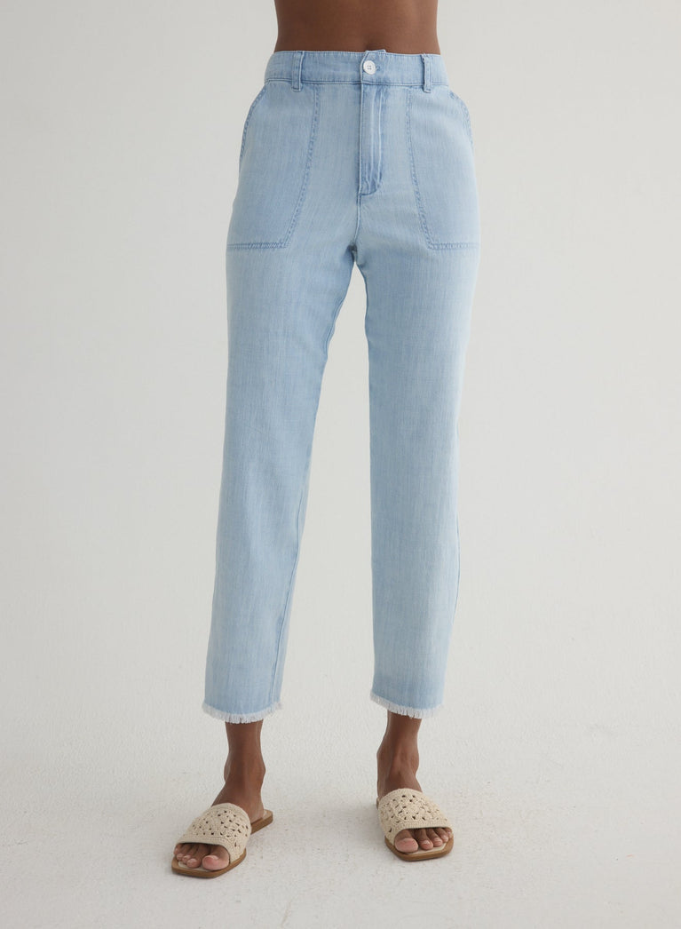 Bella Dahl Sonny Fray Utility Pant - Coastal Capri Wash
