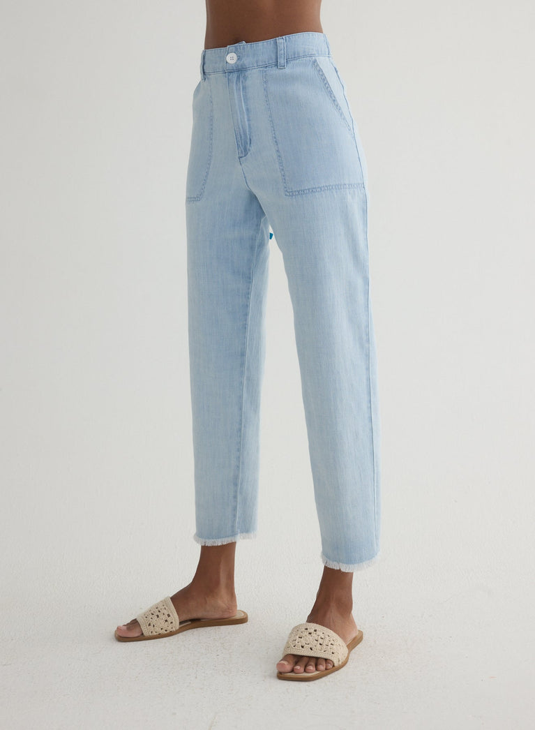 Bella Dahl Sonny Fray Utility Pant - Coastal Capri Wash