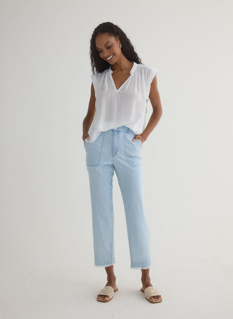 bella dahl Sonny Fray Utility Pant - Coastal Capri Wash