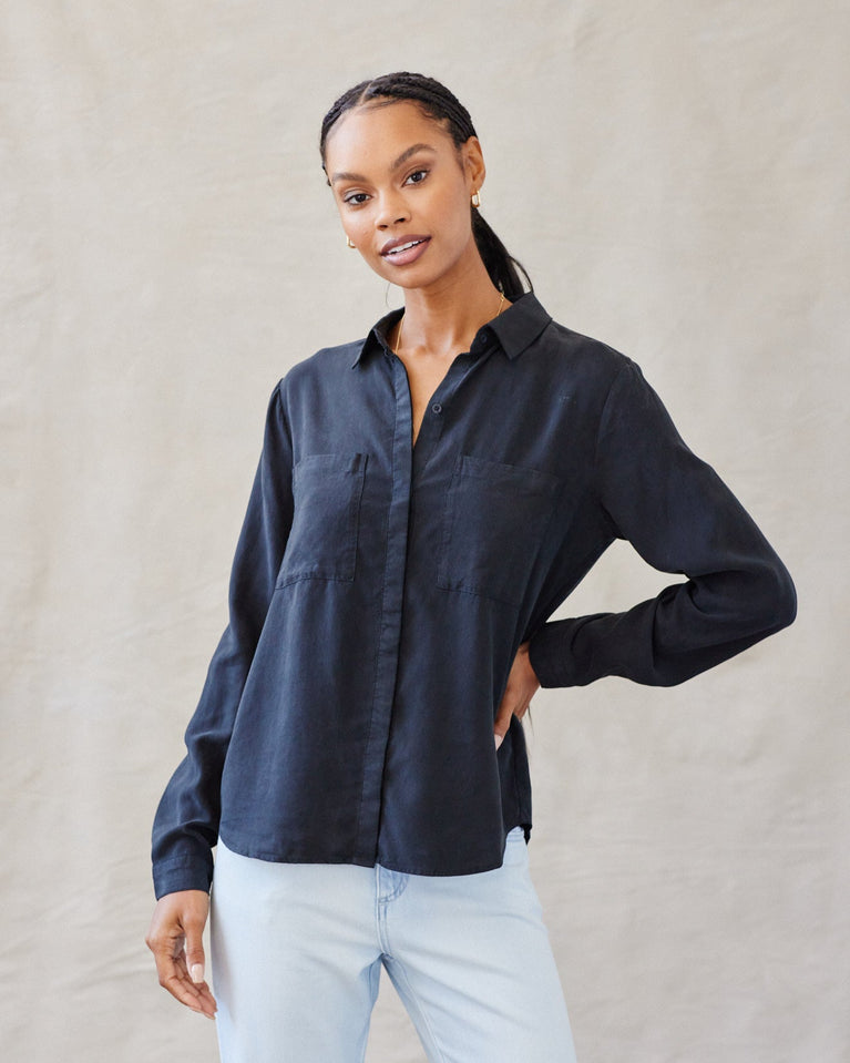 bella dahl Two Pocket Classic Button Down - Vintage Black