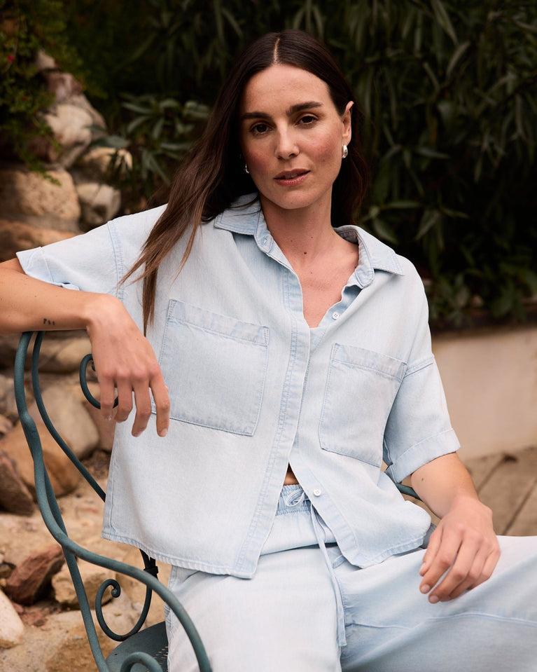 bella dahl Two Pocket Short Sleeve Shirt - Oasis Spray Wash