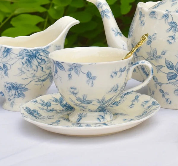 bellápierre Blue and White Rose Toile Scallop Teacup and Saucer
