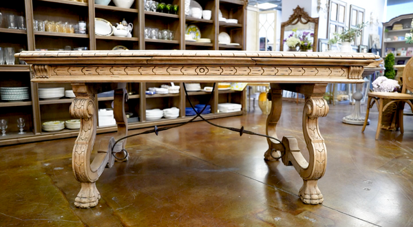 bellápierre Table des Fêtes | Antique French Extending Dining Table with Carved Paw Feet