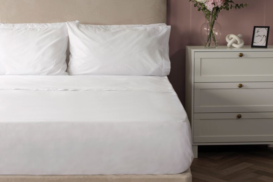 Belledorm 100% Cotton 200 Count 30cm Fitted Sheet (Percale)