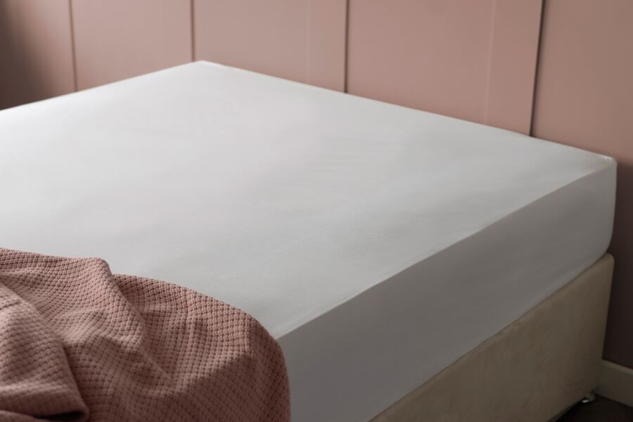 belledorm 100% Cotton 200 Count Extra Deep 38cm Fitted Sheet (Percale)