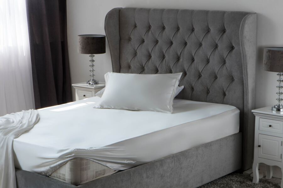 Belledorm 100% Mulberry Silk Extra Deep 38cm Fitted Sheet