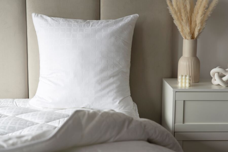 Belledorm Hotel Suite Luxury Square Pillow