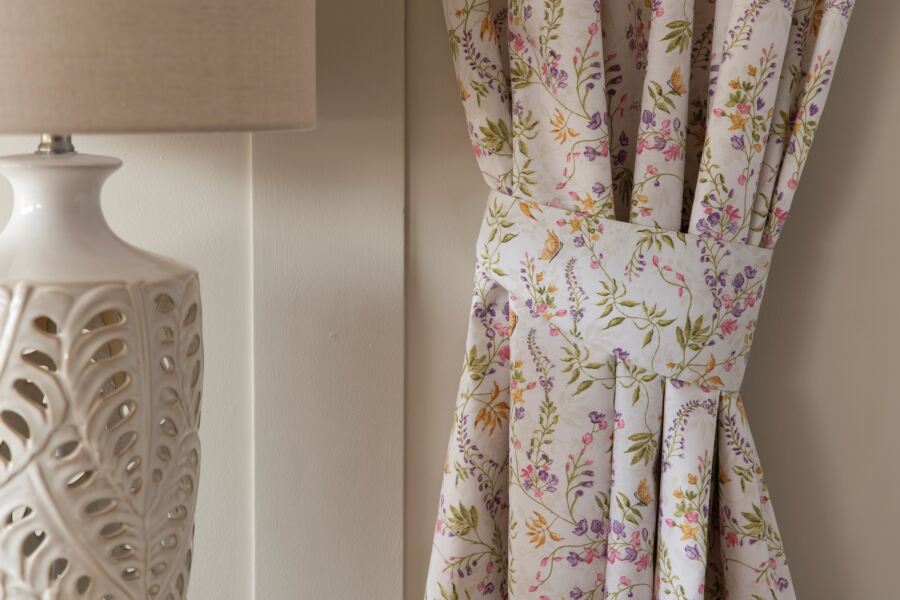 Belledorm Kira Lined Curtain With Tie Backs