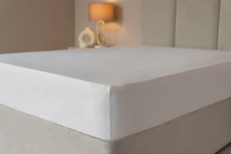 belledorm Egyptian Cotton 200 Count Ultra Deep 46cm Fitted Sheet