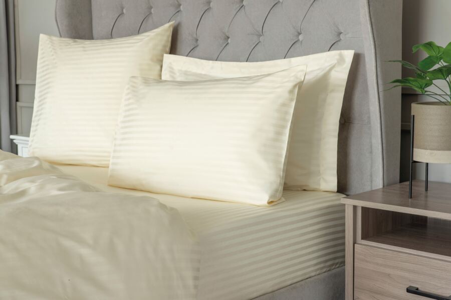 Belledorm Hotel Suite 540 Count Satin Stripe Flat Sheet